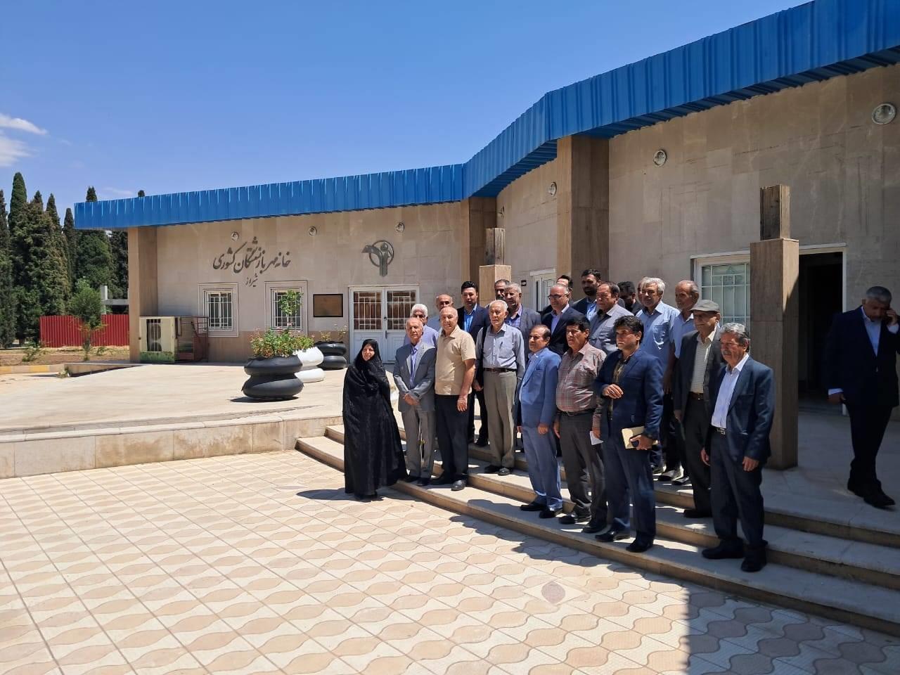 نشست صمیمی دکتر ازوجی مدیرعامل صندوق بازنشستگی با کانون های بازنشستگان کشوری استان فارس